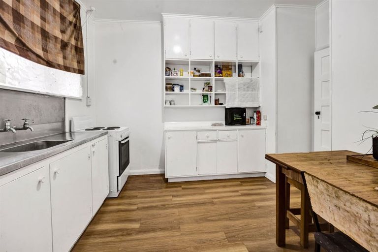 Photo of property in 210 South Road, Hawera, 4610