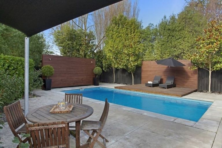 Photo of property in 17 Taunton Green, Papanui, Christchurch, 8052