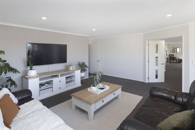 Photo of property in 16 Teagarden Close, Mairehau, Christchurch, 8052