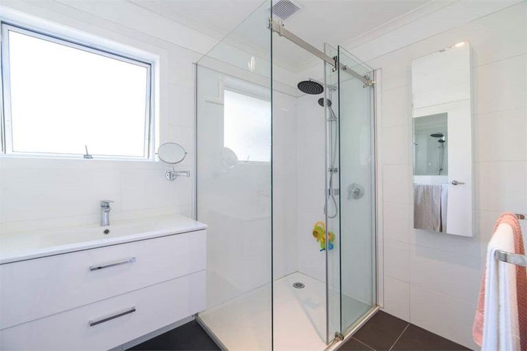 Photo of property in 57 Redwood Drive, Massey, Auckland, 0614