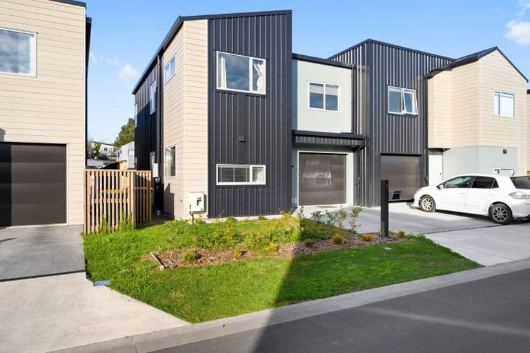 Photo of property in 3 Selkirk Lane, Hamilton Lake, Hamilton, 3204