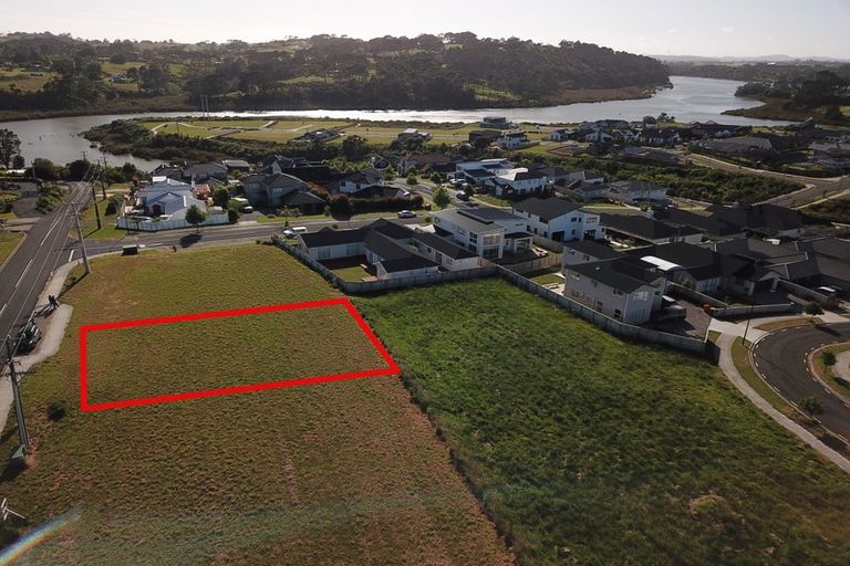 Photo of property in 72 Kaipara Portage Road, Riverhead, 0820