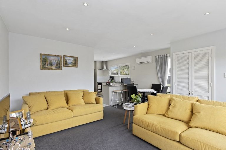 Photo of property in 5 Sarabande Avenue, Redwood, Christchurch, 8051