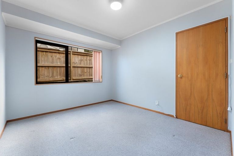 Photo of property in 1/66 Picasso Drive, West Harbour, Auckland, 0618