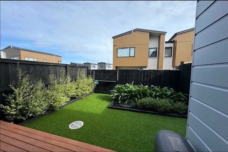 Photo of property in 26 Kiato Lane, Flat Bush, Auckland, 2019