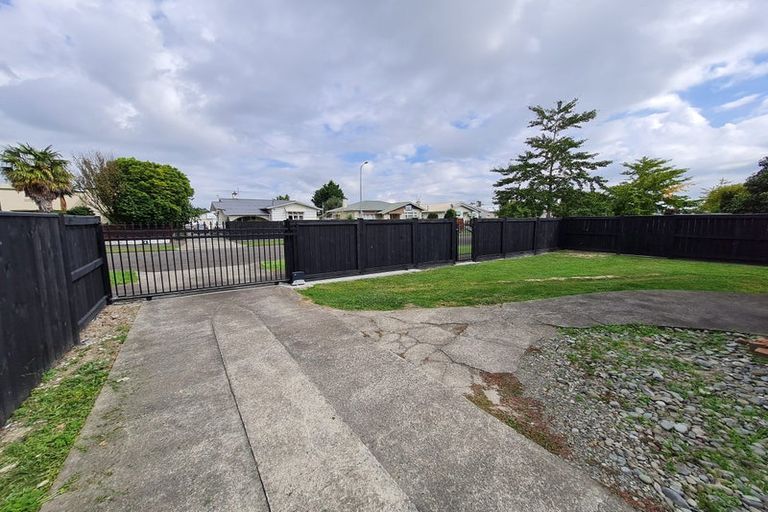 Photo of property in 47 Burns Avenue, Takaro, Palmerston North, 4412
