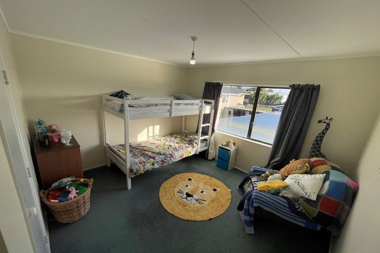 Photo of property in 1/1 Silvan Place, Bell Block, New Plymouth, 4312