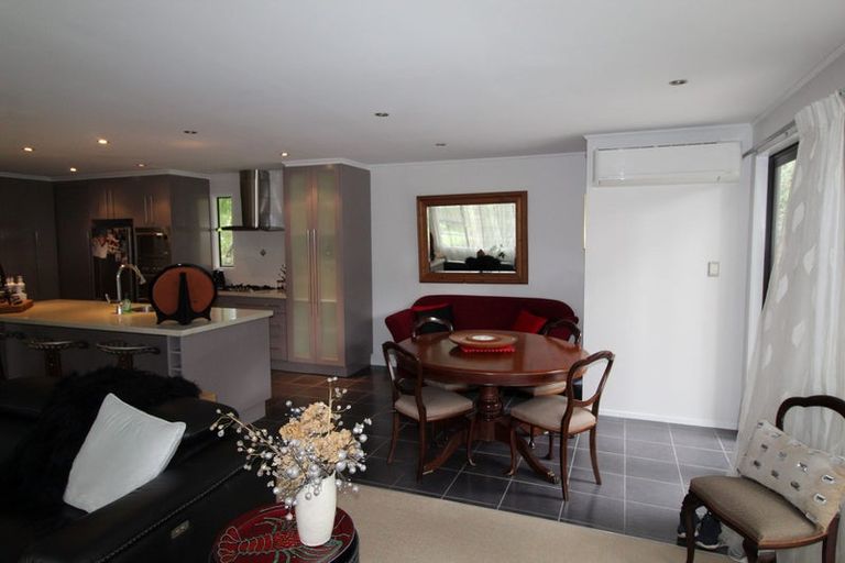 Photo of property in 5 Kaurimu Rise, Titirangi, Auckland, 0604