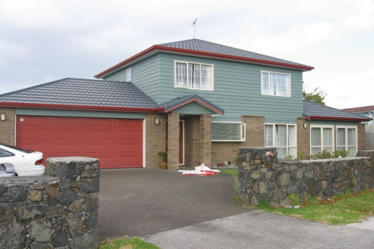 Photo of property in 3/270 Wairau Road, Glenfield, Auckland, 0627