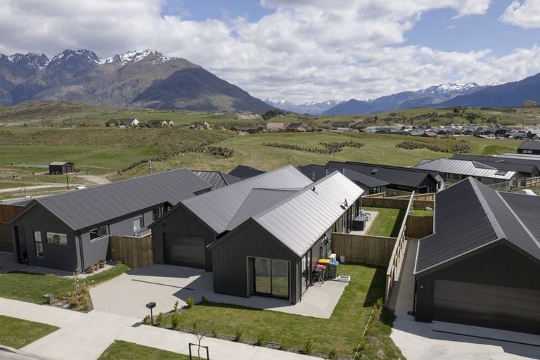 Photo of property in 38 Muster Road, Jacks Point, 9371