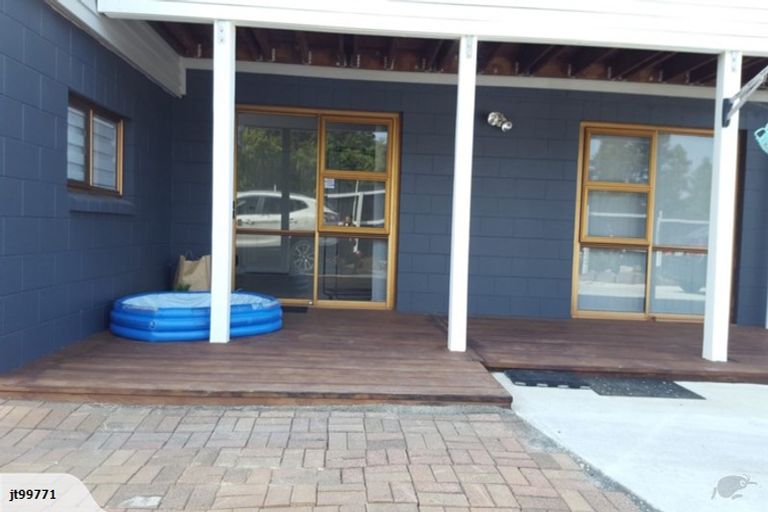 Photo of property in 110 Lauderdale Road, Birkdale, Auckland, 0626