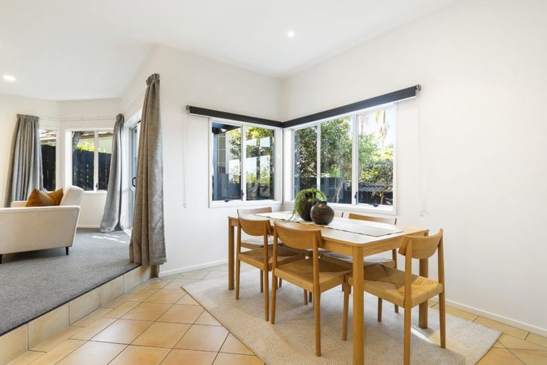 Photo of property in 4/19 Rodney Road, Northcote Point, Auckland, 0627