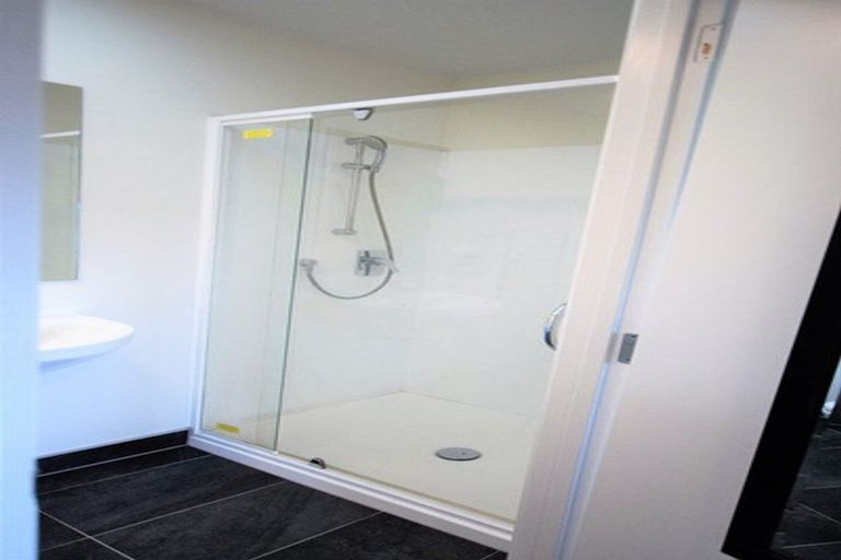 Photo of property in 75 Grove Road, Papakura, 2110