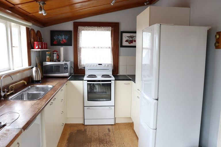 Photo of property in 176 Tiro Tiro Road, Levin, 5510