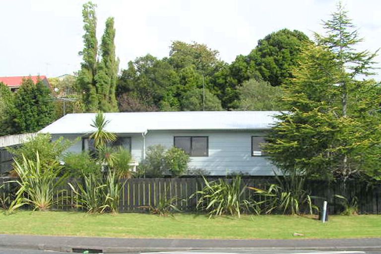 Photo of property in 63 Gallony Avenue, Massey, Auckland, 0614