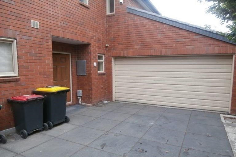 Photo of property in 42d Picton Avenue, Riccarton, Christchurch, 8011