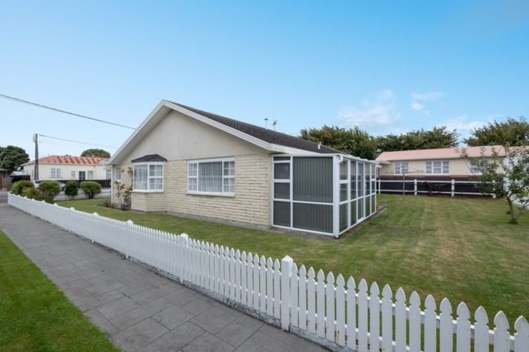 Photo of property in 17 Princes Street, Hawera, 4610