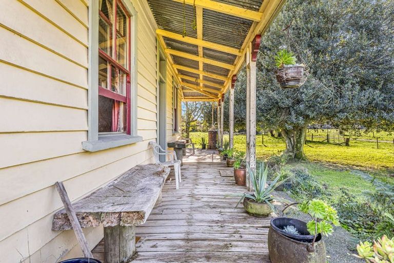 Photo of property in 230 Loop Road, East Takaka, Takaka, 7183