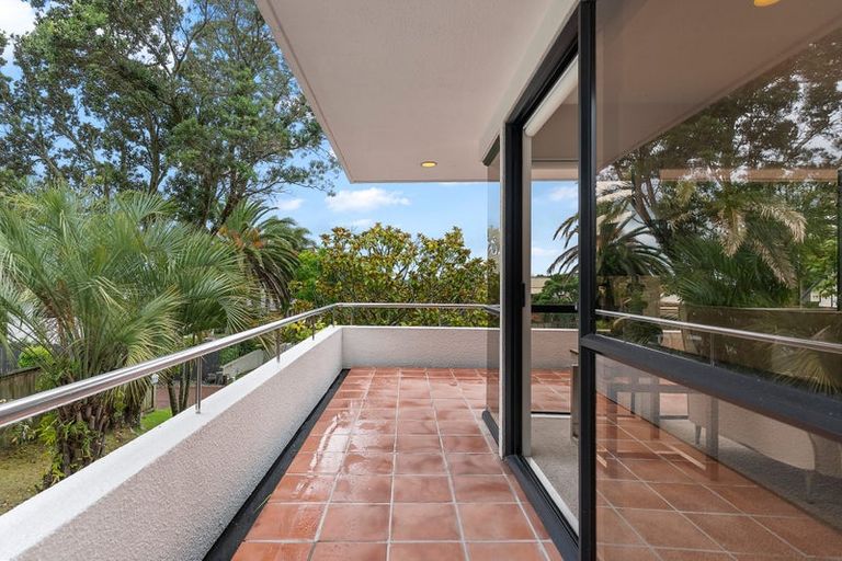 Photo of property in 15 Perendale Close, Somerville, Auckland, 2014