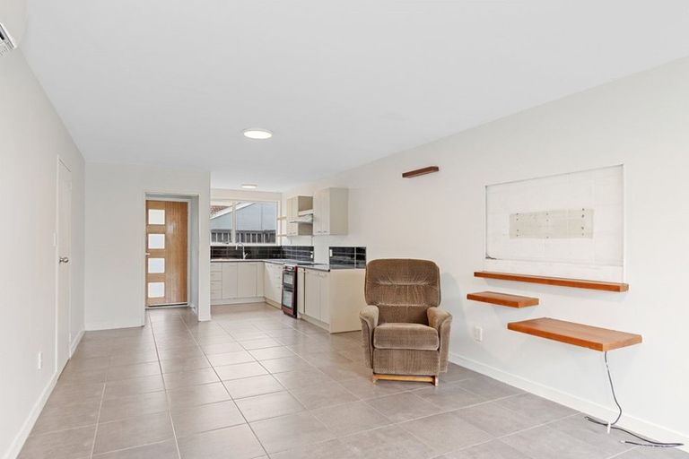 Photo of property in 4/324 Ferry Road, Waltham, Christchurch, 8011