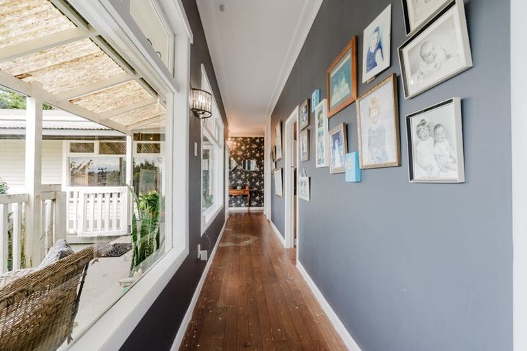 Photo of property in 114 Tuhikaramea Road, Dinsdale, Hamilton, 3204