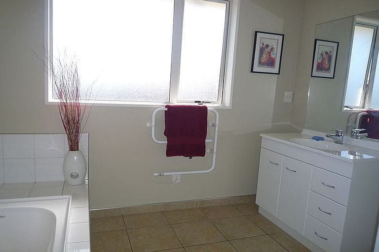 Photo of property in 4 Keats Place, Rolleston, 7614