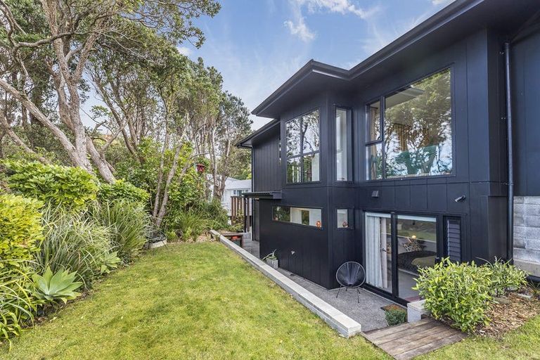 Photo of property in 14 Alexandra Road, Roseneath, Wellington, 6021