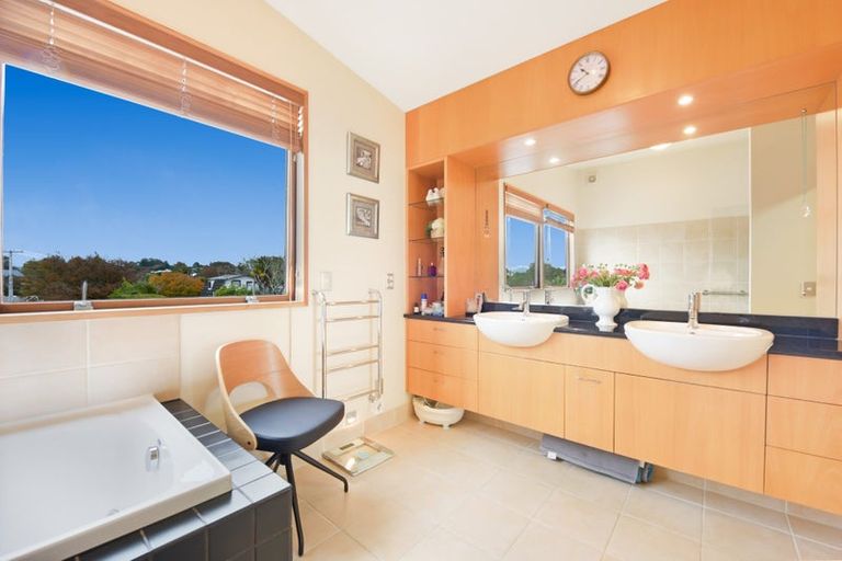 Photo of property in 18 Iwa Street, Mapua, 7005