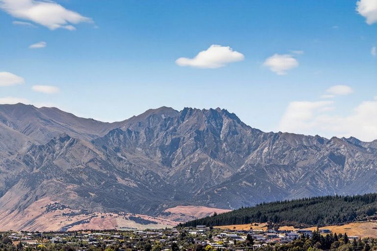 Photo of property in 6 Highridge Terrace, Wanaka, 9382