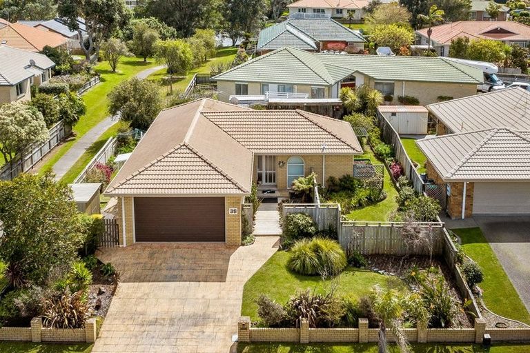 Photo of property in 39 Lakeside Drive, Orewa, 0931