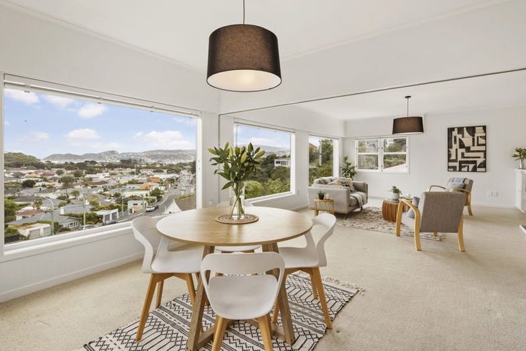 Photo of property in 36 Tio Tio Road, Miramar, Wellington, 6022