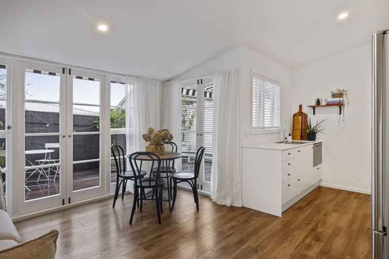 Photo of property in 251a Courtenay Street, Strandon, New Plymouth, 4312