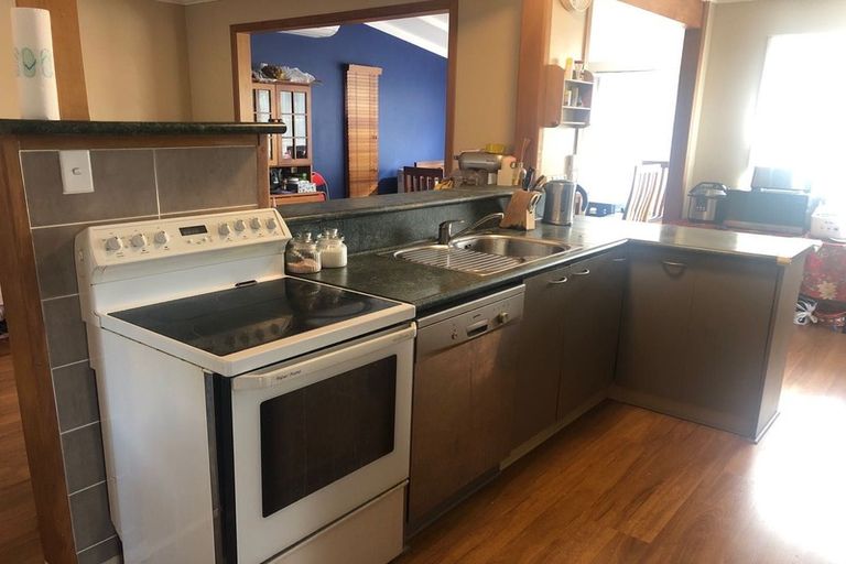 Photo of property in 1 Rosalind Road, Glenfield, Auckland, 0629