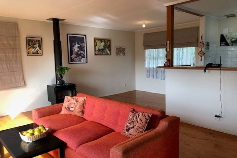Photo of property in 17 Holt Avenue, Torbay, Auckland, 0630
