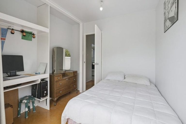 Photo of property in 22 Claverdon Drive, Massey, Auckland, 0614