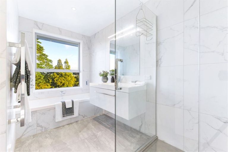 Photo of property in 122d Matipo Road, Te Atatu Peninsula, Auckland, 0610