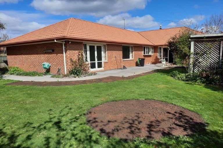 Photo of property in 20 Rickton Place, Rangiora, 7400