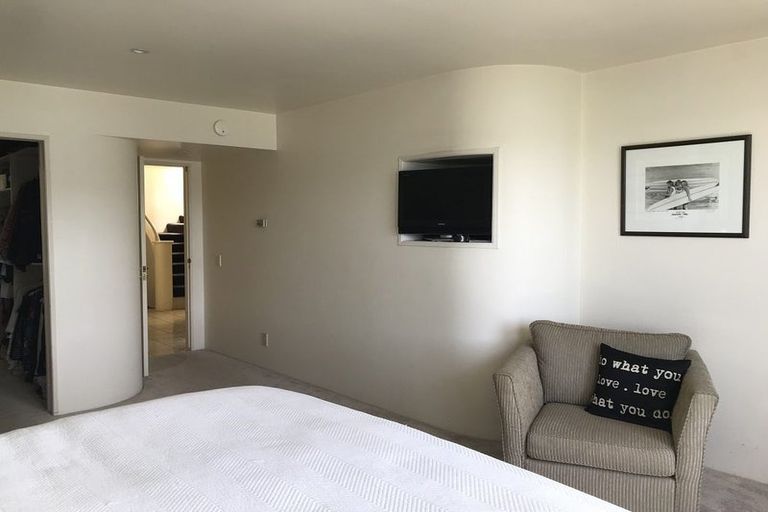 Photo of property in 4/154 Oriental Parade, Oriental Bay, Wellington, 6011