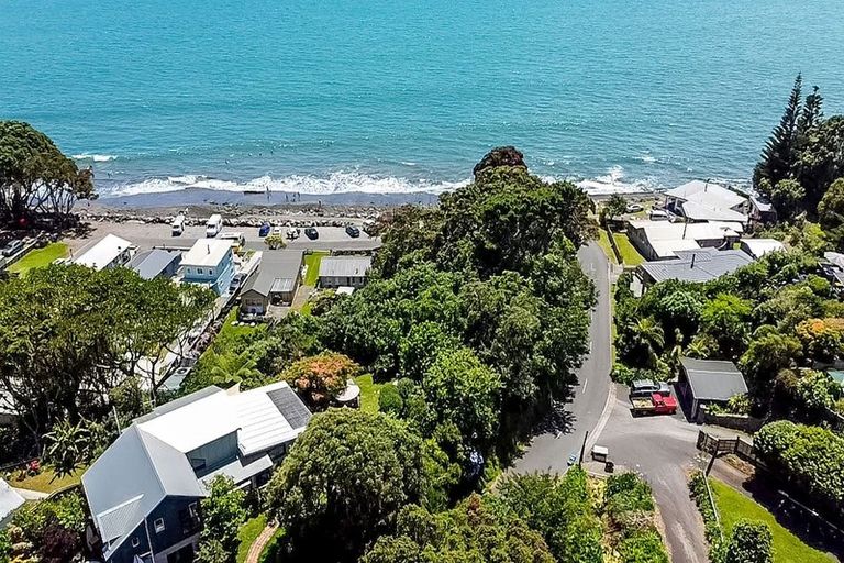 Photo of property in 25-27 Onaero Beach Road, Onaero, Waitara, 4383