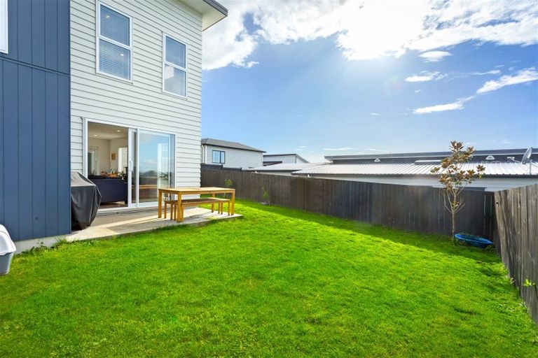 Photo of property in 3 Joseph Kokich Avenue, Swanson, Auckland, 0614