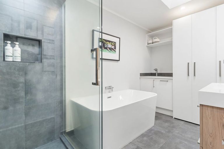 Photo of property in Gull - Unmanned, 3/1 Rangitira Avenue, Takapuna, Auckland, 0622