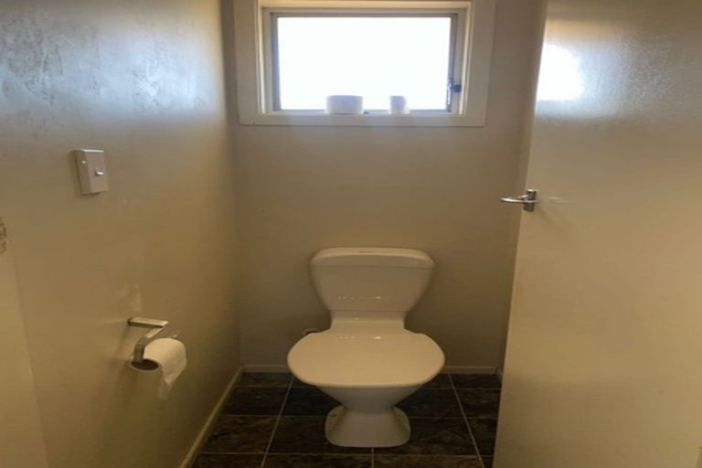 Photo of property in 40 Tahi Terrace, Glen Eden, Auckland, 0602