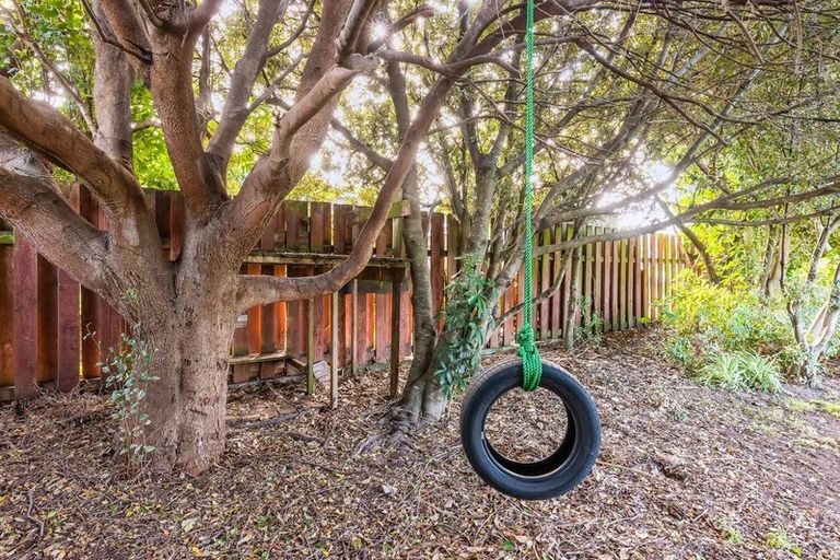 Photo of property in 37 Te Kupe Road, Paraparaumu Beach, Paraparaumu, 5032