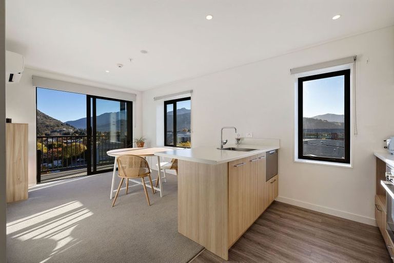 Photo of property in Toru Apartments, 702/10 Copper Beech Avenue, Frankton, Queenstown, 9300
