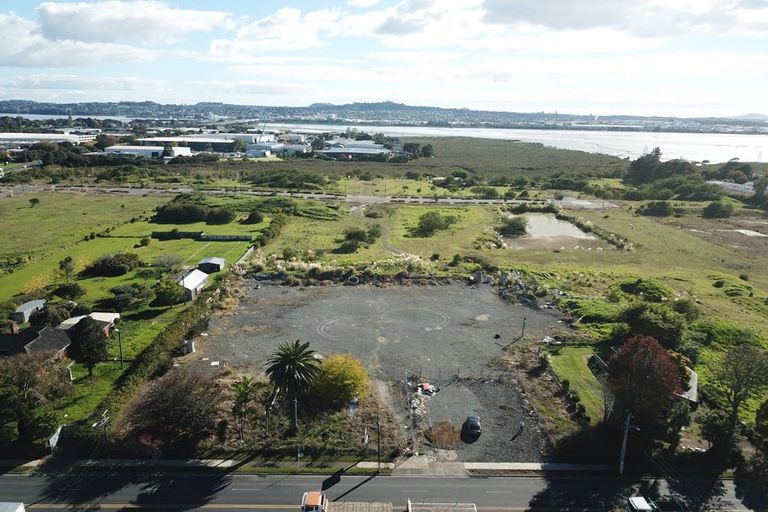 Photo of property in 22 Market Cove Road, Favona, Auckland, 2024
