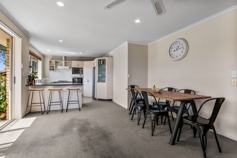 Photo of property in 12 Beachmere Place, Papamoa Beach, Papamoa, 3118