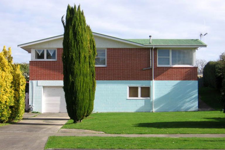 Photo of property in 66 Wikiriwhi Crescent, Awapuni, Palmerston North, 4412