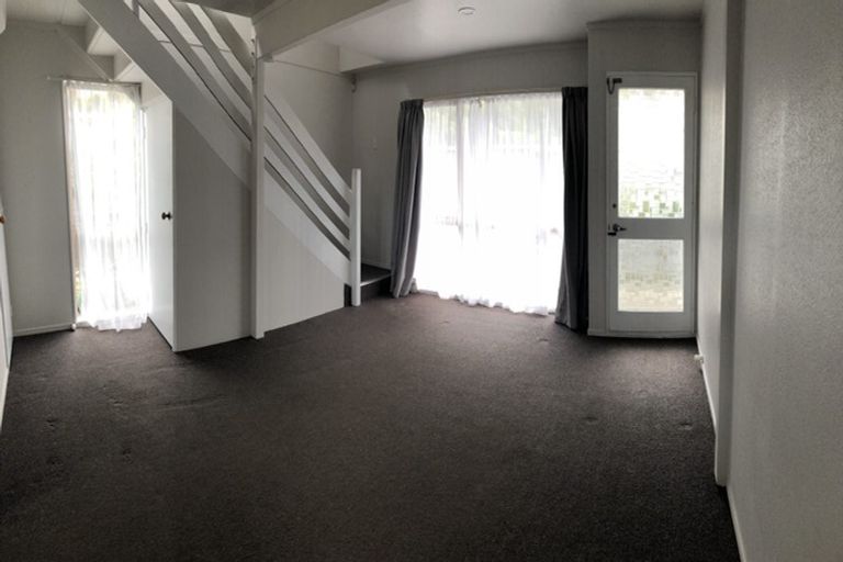 Photo of property in 133f1 Queens Drive, Lyall Bay, Wellington, 6022