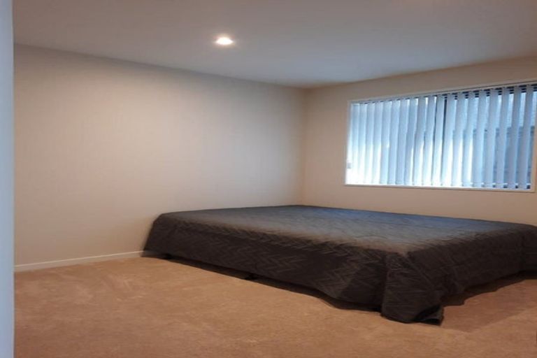 Photo of property in 8 Skua Road, Hobsonville, Auckland, 0616