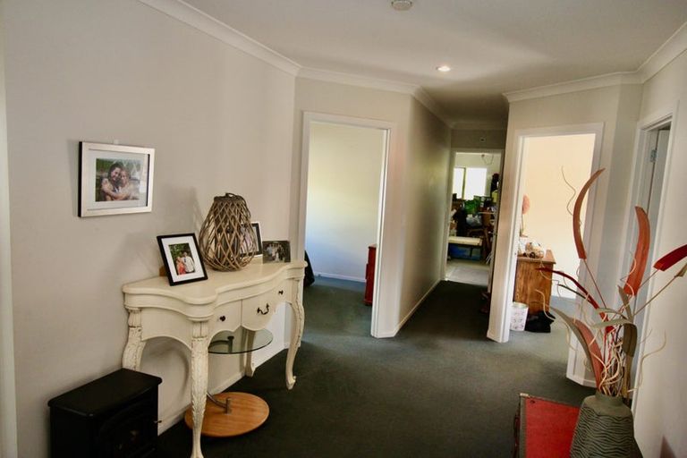 Photo of property in 52 Kupe Drive, Whitianga, 3510